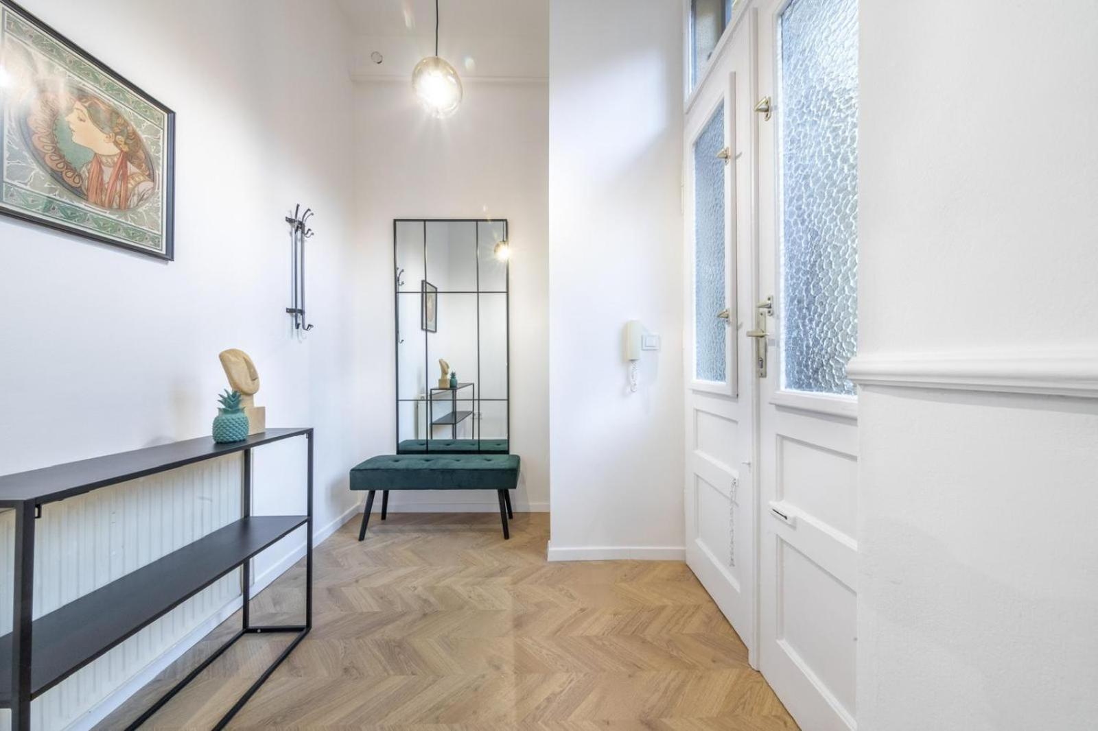 Sass Glamour Apartment Next To St Stephen Basilica S1 Будапеща Екстериор снимка