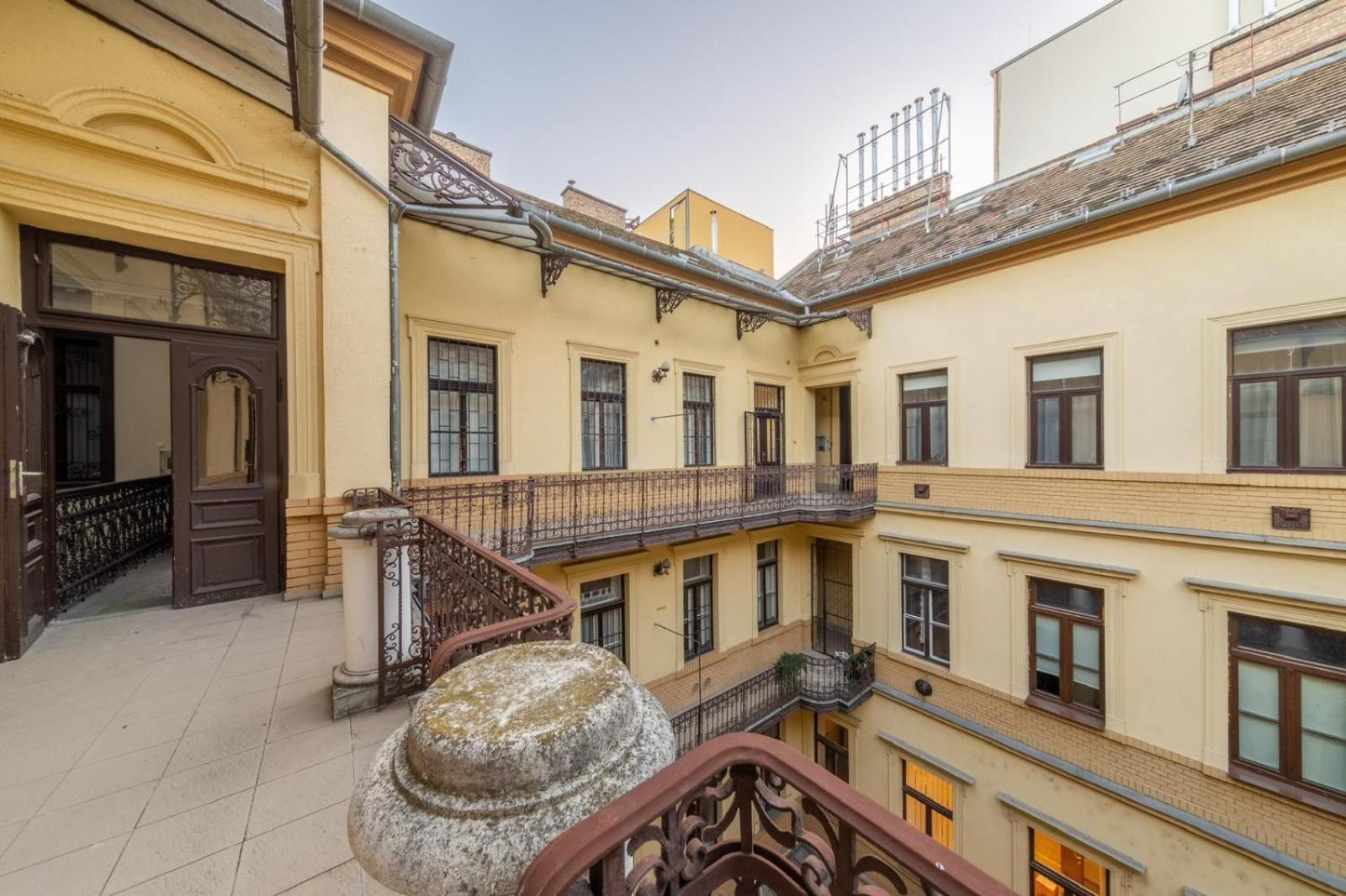 Sass Glamour Apartment Next To St Stephen Basilica S1 Будапеща Екстериор снимка