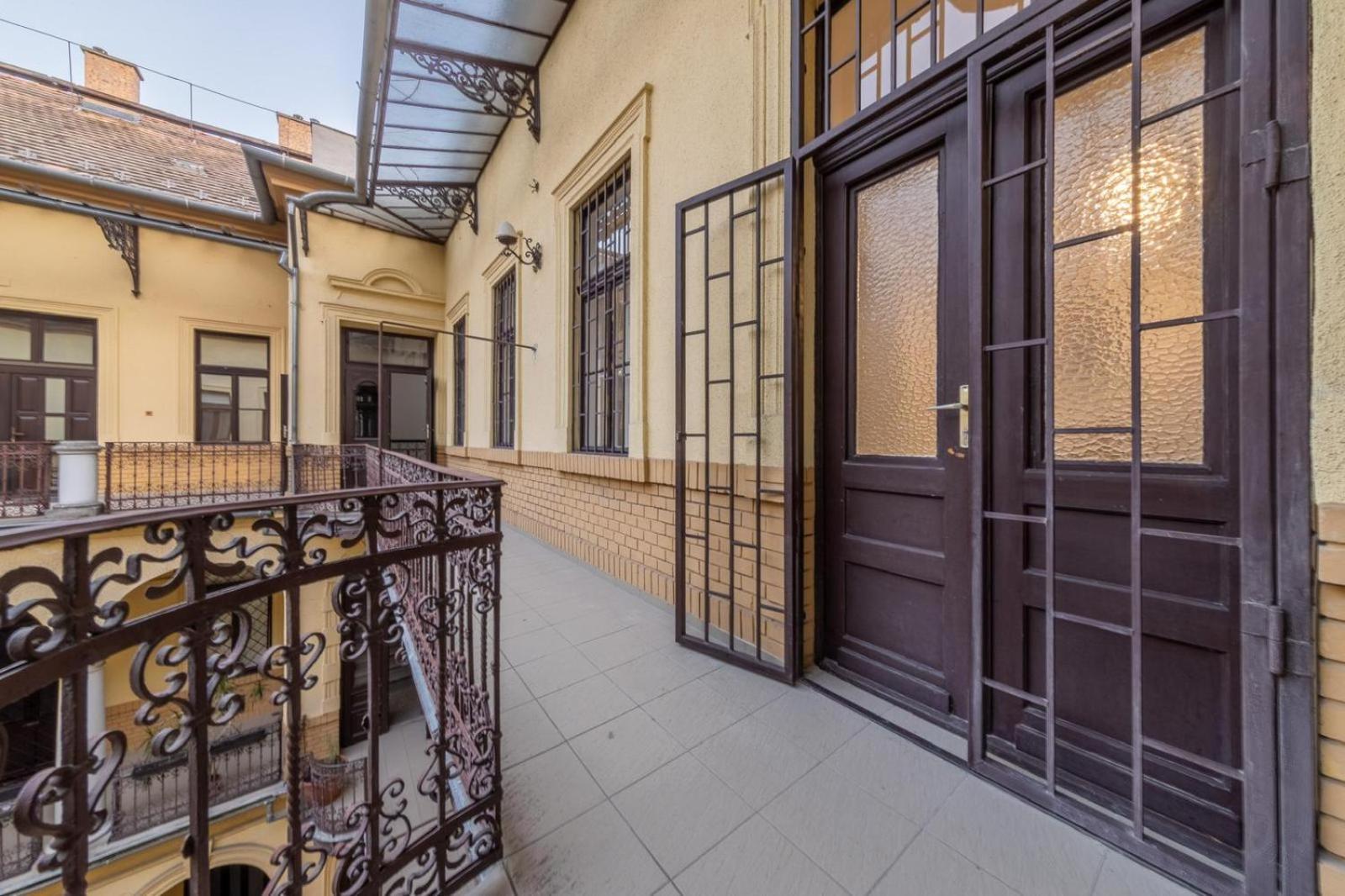 Sass Glamour Apartment Next To St Stephen Basilica S1 Будапеща Екстериор снимка